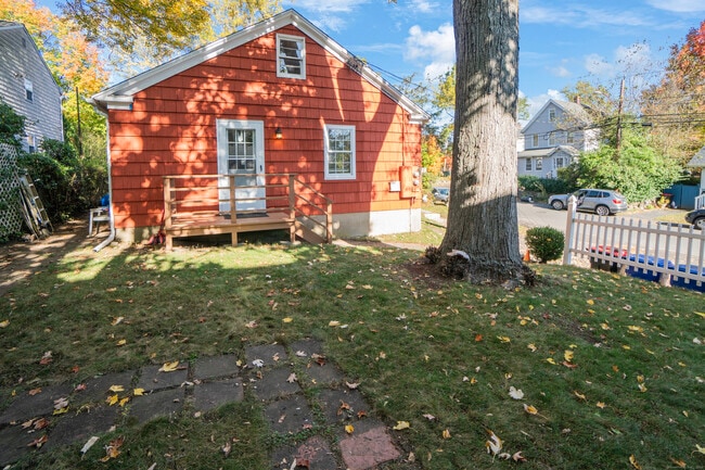 Primary Photo - 62 Soundview Ave