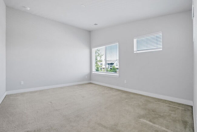 Building Photo - 5829 N Beeler St
