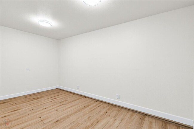 Building Photo - Beautiful 3(4) Bedroom/2 Bath Home Located in Lodi Ca