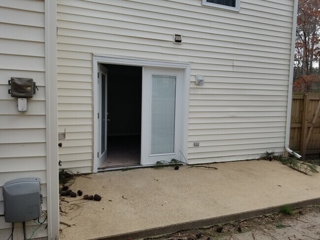 Building Photo - 1125 Old Denbigh Blvd