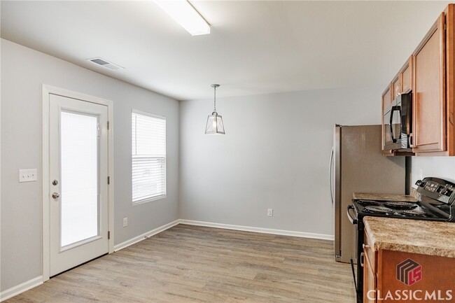 Building Photo - 157 Brockett Dr