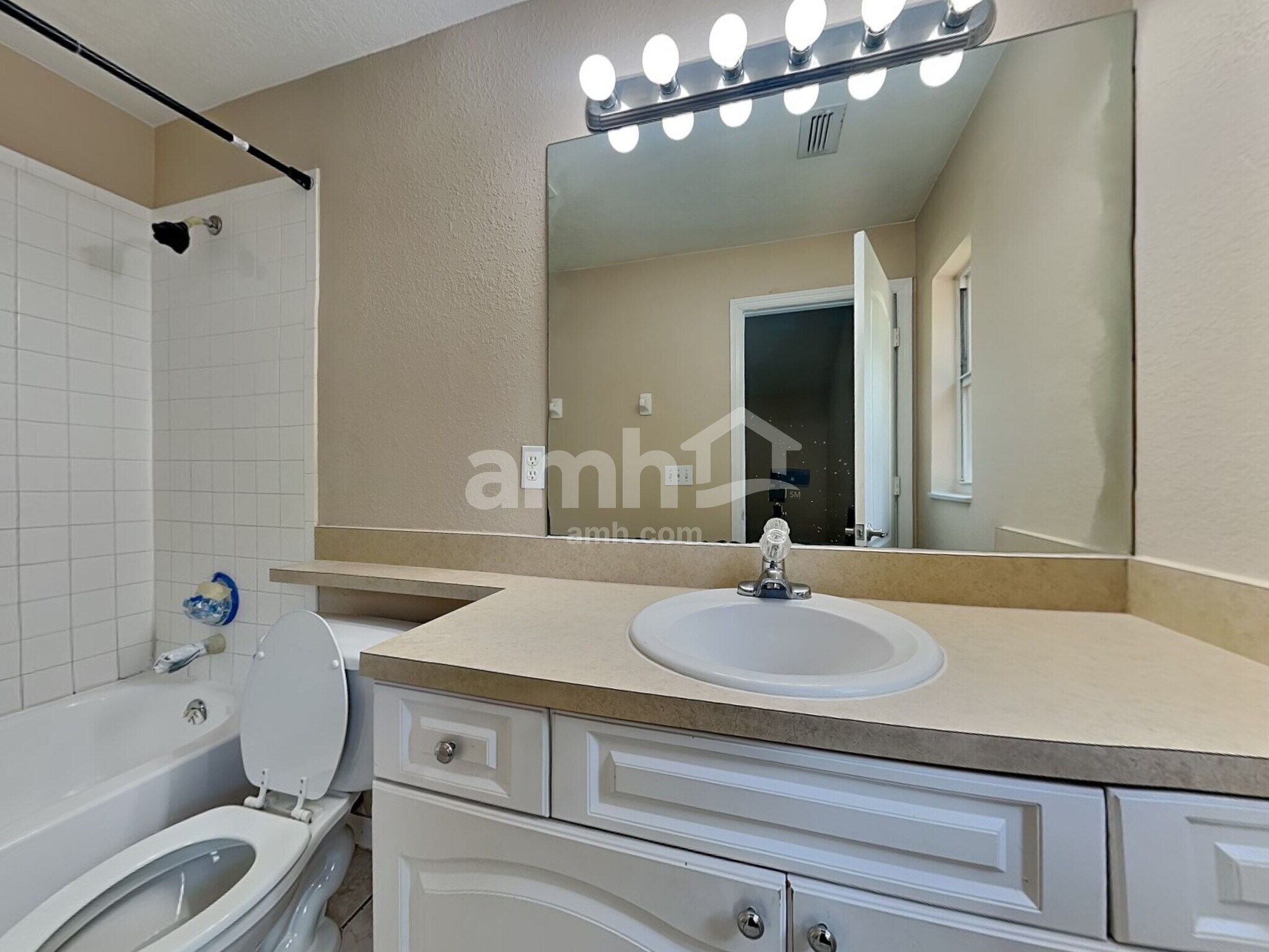 Building Photo - 5817 Mohr Loop