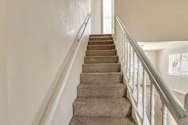 Building Photo - Charming 3 Bedroom Home in Quiet Orchard Mesa Cul-de-Sac