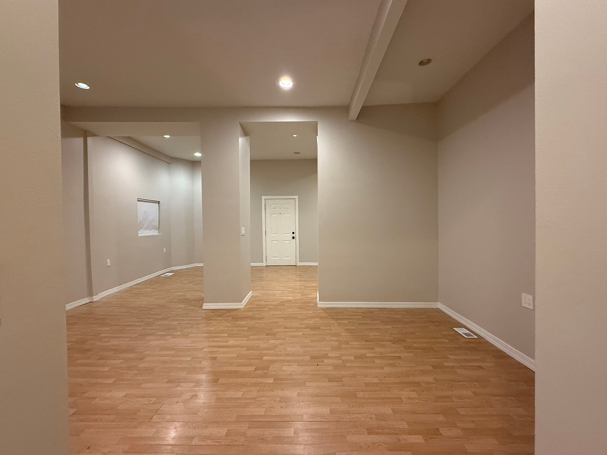 Building Photo - 2121 N California Ave