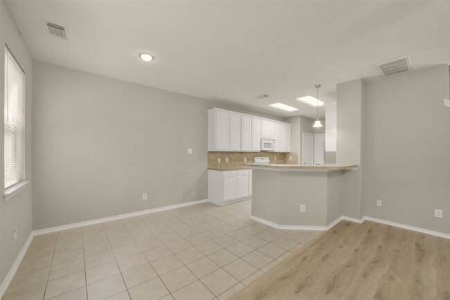 Building Photo - 171 N Burberry Park Cir