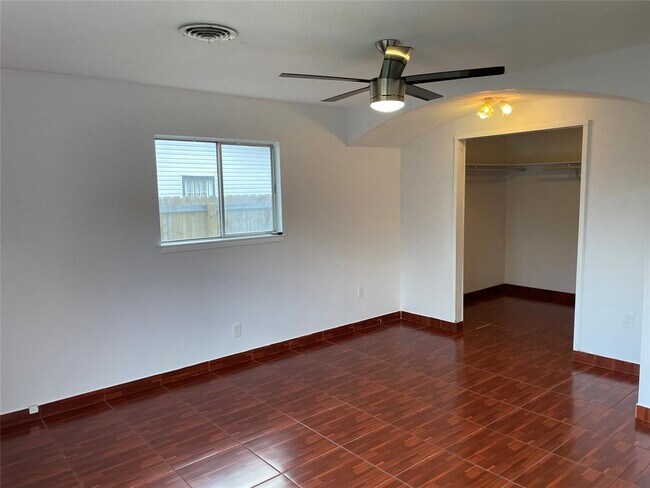 Building Photo - 5506 Gloucester Ln