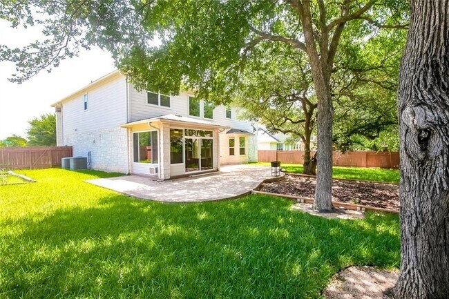 Building Photo - 401 Ridgetop Bend
