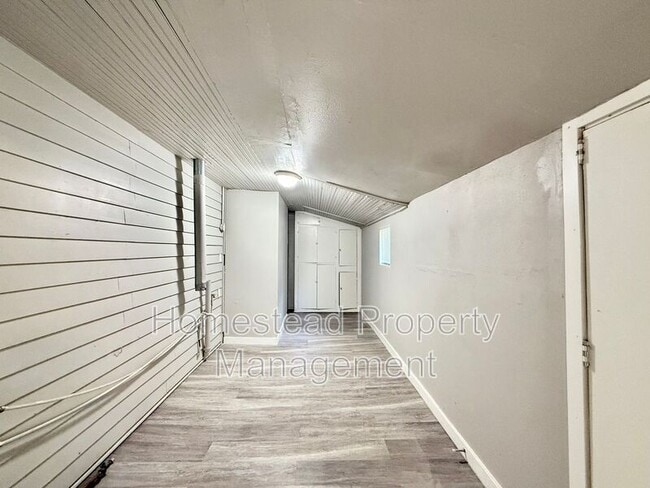 Building Photo - 1719 NE 18th St