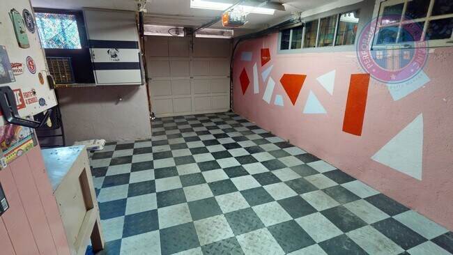 Building Photo - 2031 N Killingsworth St