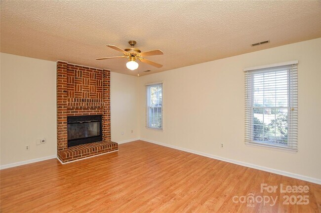 Building Photo - 3500 Rosedown Dr