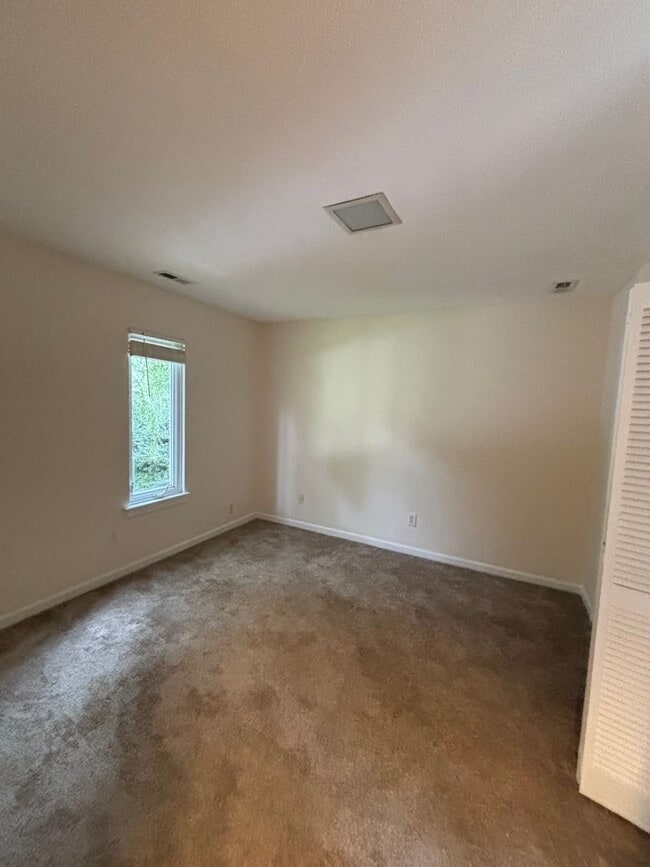 Building Photo - One Month Free **Limited Time**Prime Location