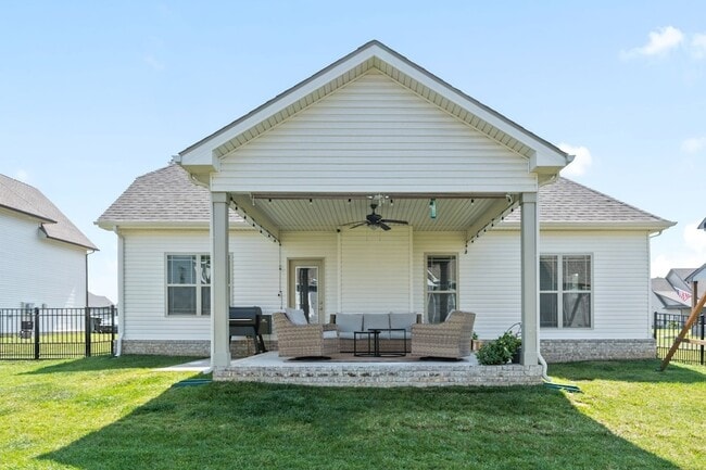Building Photo - 516 Bowden Dr
