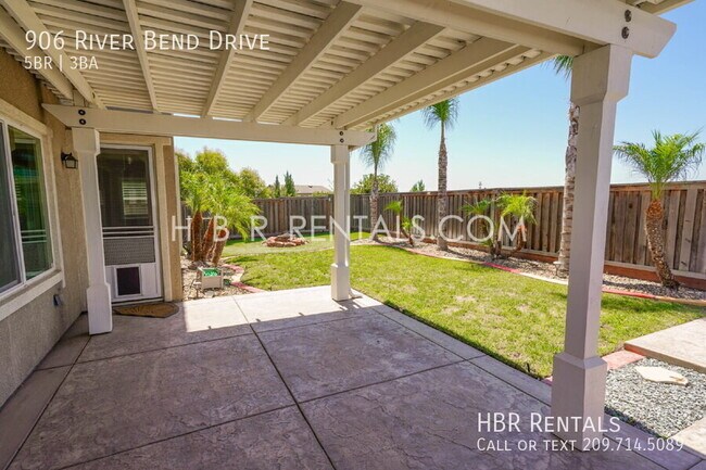 Building Photo - 906 River Bend Dr