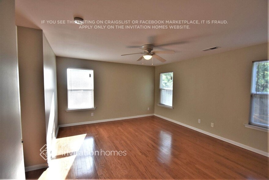 Building Photo - 2943 Edgewater St SW