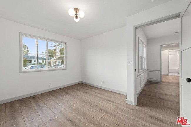 Building Photo - 3866 Westside Ave