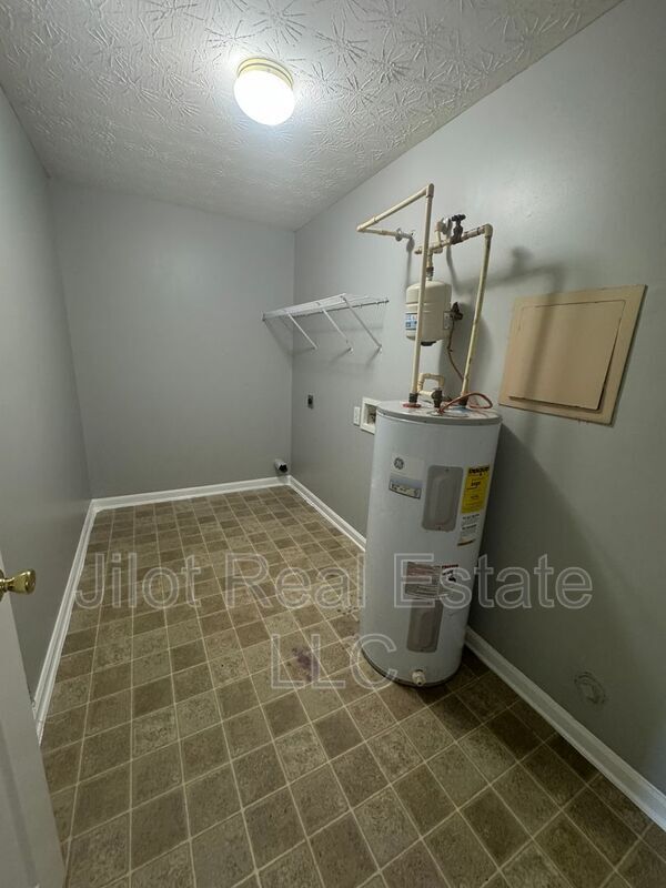 Building Photo - 8478 Moultrie Dr