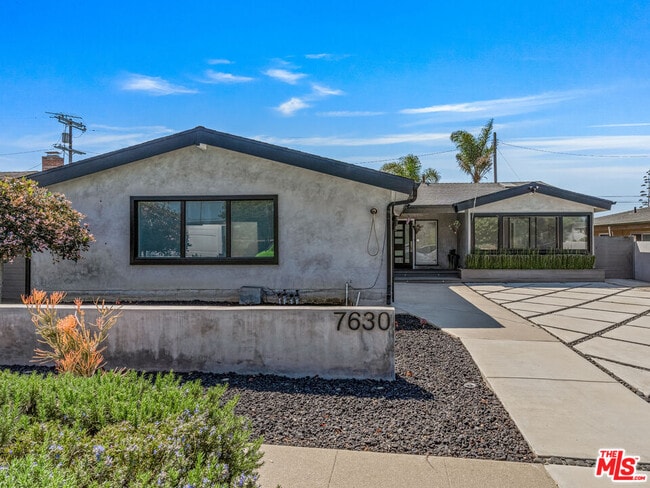 Building Photo - 7630 W 91st St