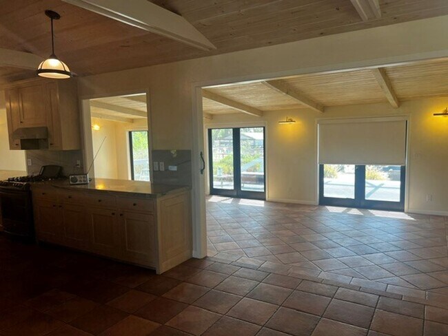 Building Photo - 1701 Calzada Ave