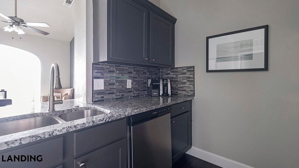 Building Photo - 22155 Wildwood Park Rd