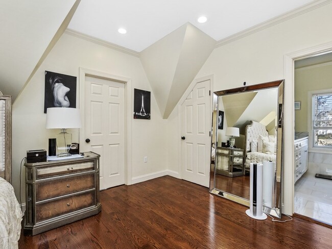 Building Photo - 50 Rowe St