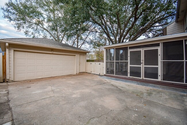 Building Photo - 22906 Indian Ridge Dr