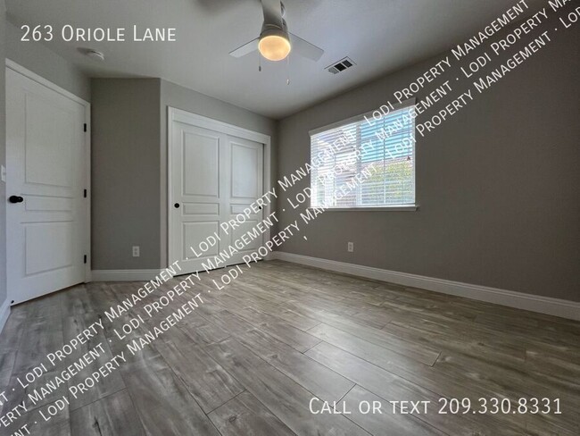 Building Photo - 263 Oriole Ln
