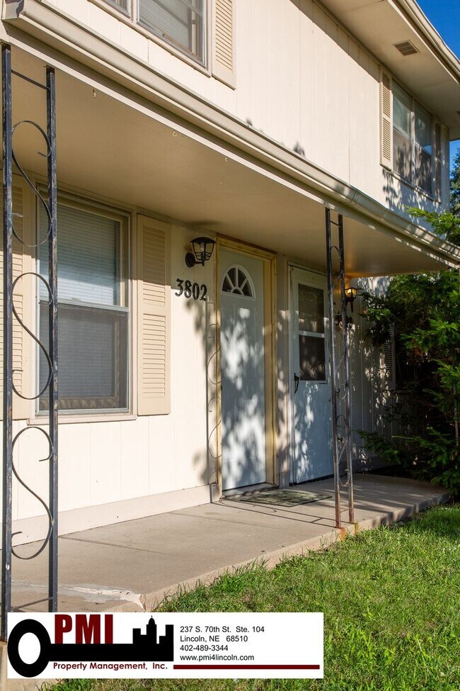 Building Photo - 3800/3802 Keith Cir