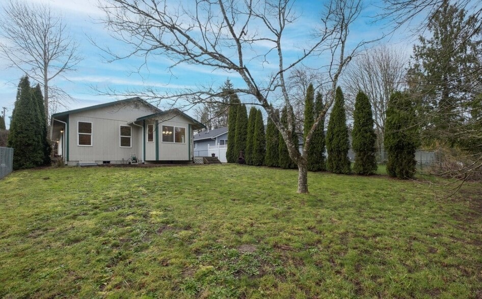 Building Photo - 1225 Sherman Ave