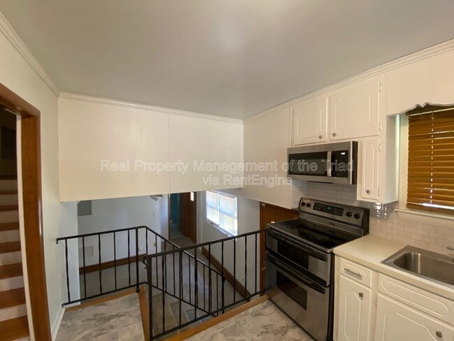 Building Photo - 926 Hilltop Blvd