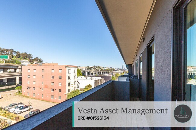 Building Photo - Welcome Home to Dogpatch's Finest