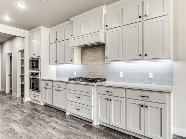 Building Photo - 14517 Chambord Dr