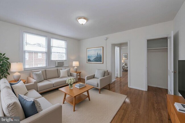 Building Photo - SPECIAL: WAIVED OR REDUCED SECURITY DEPOSIT FOR QUALIFIED CANDIATES FOR 6/30 OR SOONER MOVE IN!