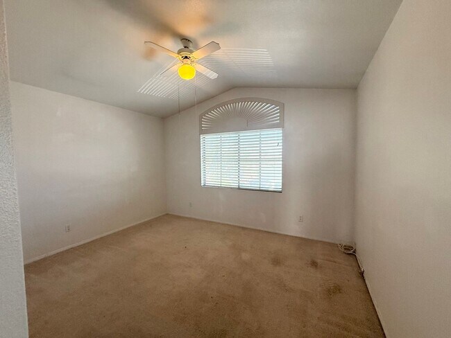 Building Photo - Spacious 4-Bedroom Home with 3-Car Garage in Orchards of Las Vegas