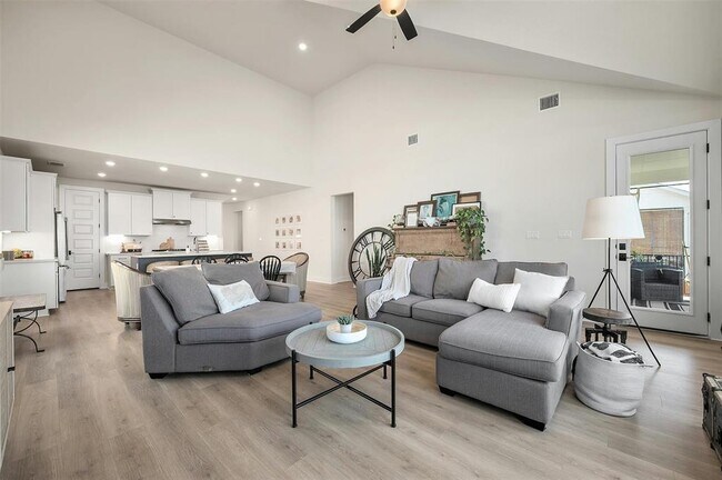 Building Photo - 997 Sage Thrasher Cir