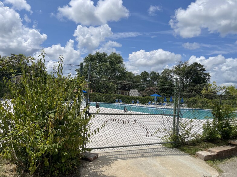 Building Photo - 9300 Hagel Cir