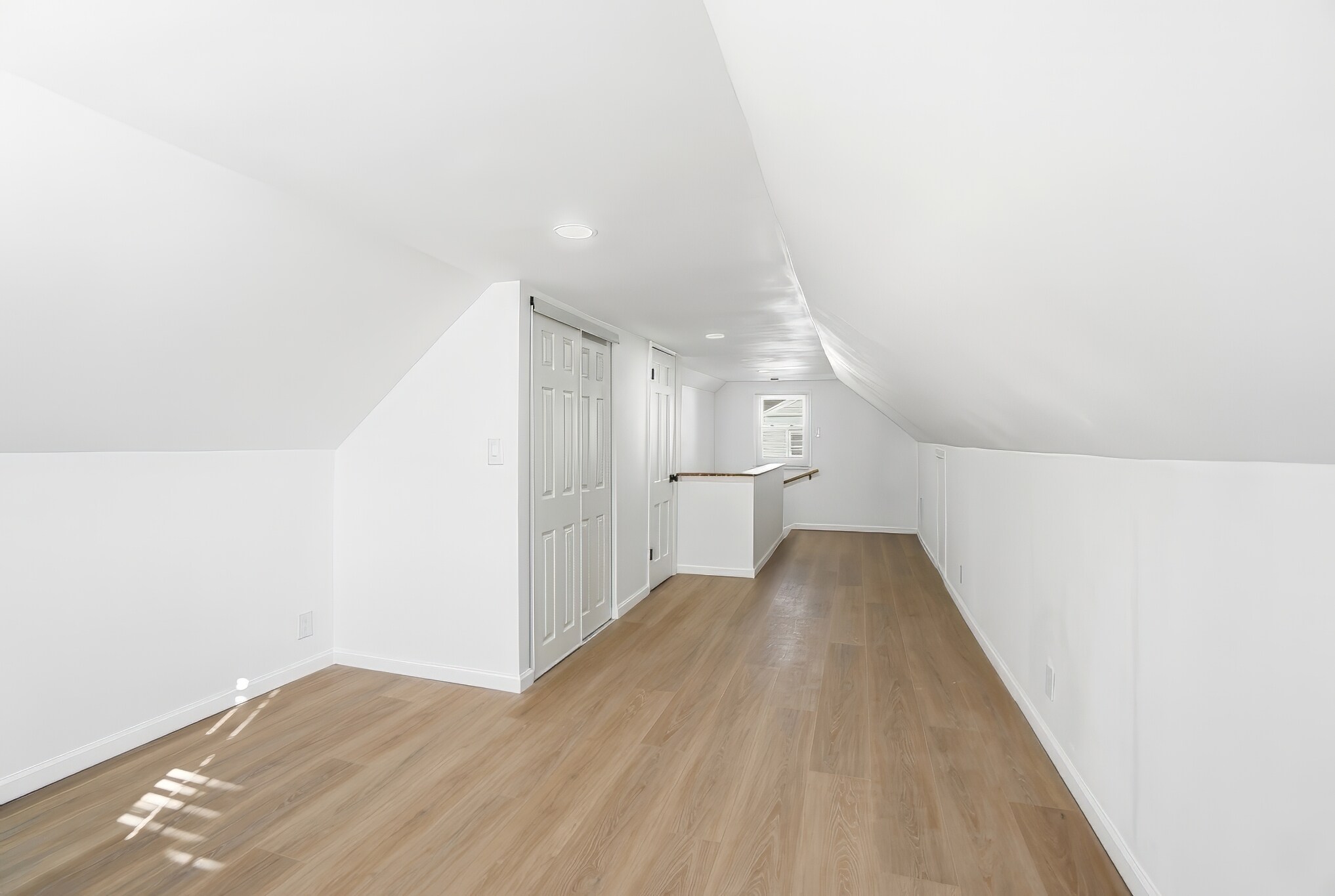 Building Photo - 509 N Rosedale Ave