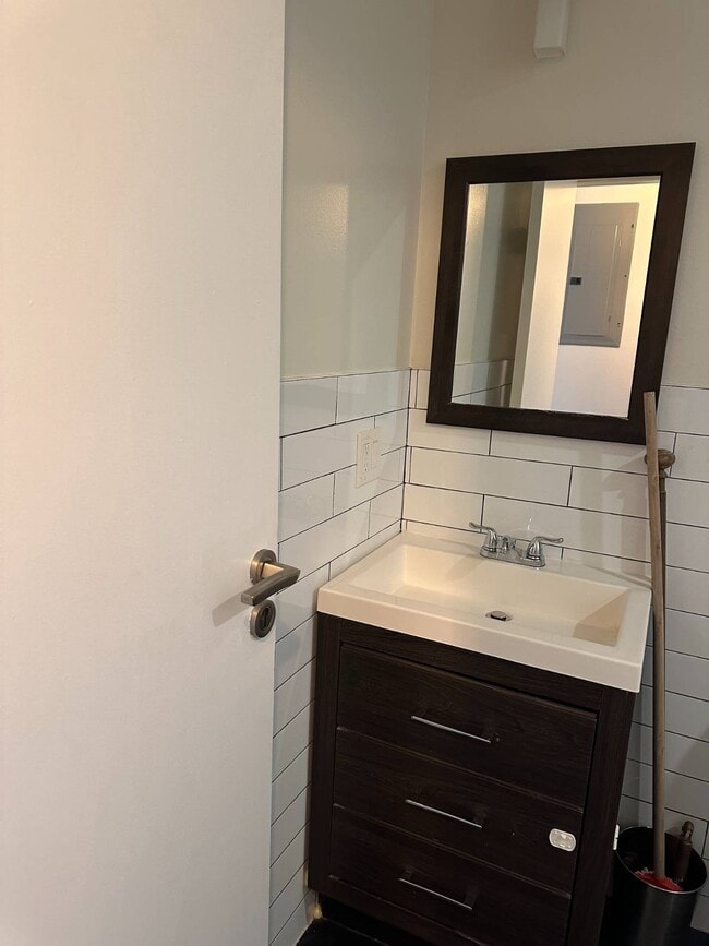 Building Photo - 560 Fountain Ave