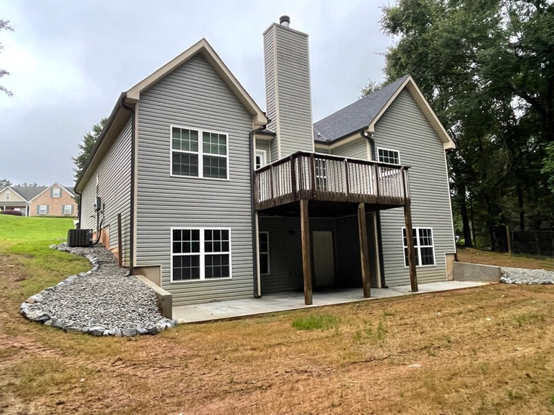 Building Photo - 570 Brewer Dr