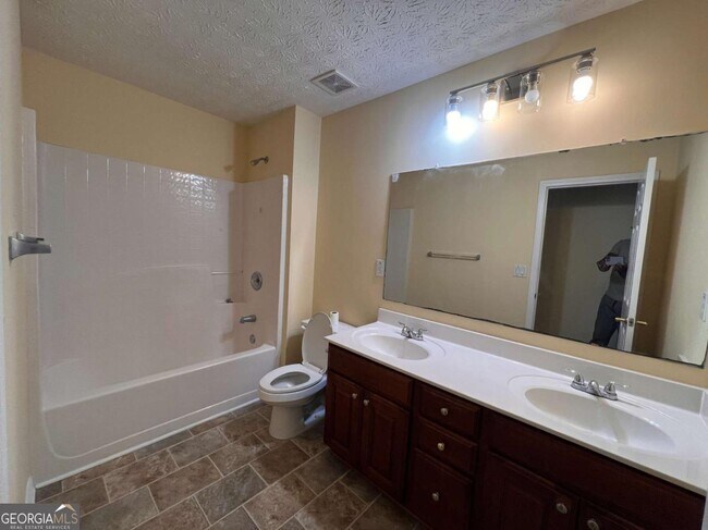 Building Photo - 4127 Medlock Wood Dr SW