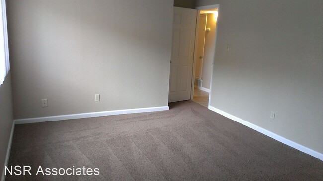 Building Photo - 1405 Stonewood Ave