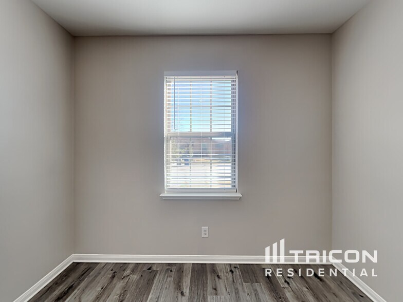 Building Photo - 2108 Barrow St
