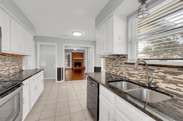 Building Photo - 2039 Avignon Dr