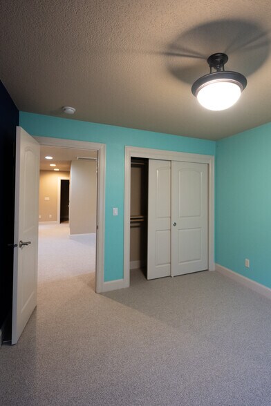 Building Photo - 15550 SW Cynthia Ln