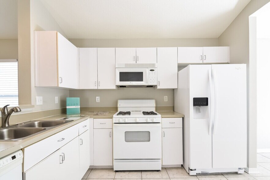 Building Photo - 5611 Tanagergrove Way