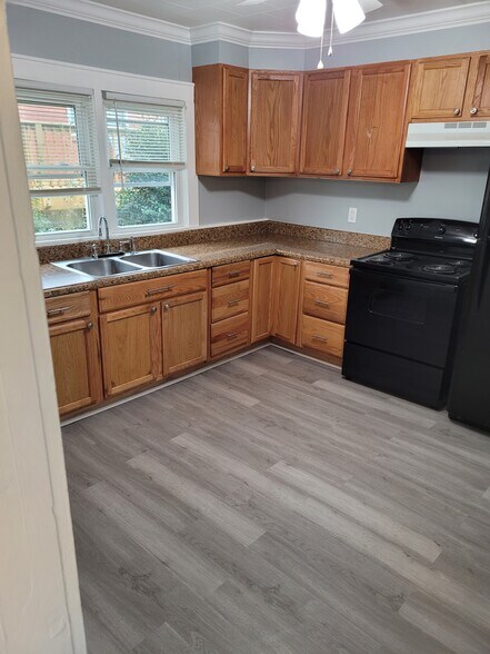 Building Photo - 615 Washington St