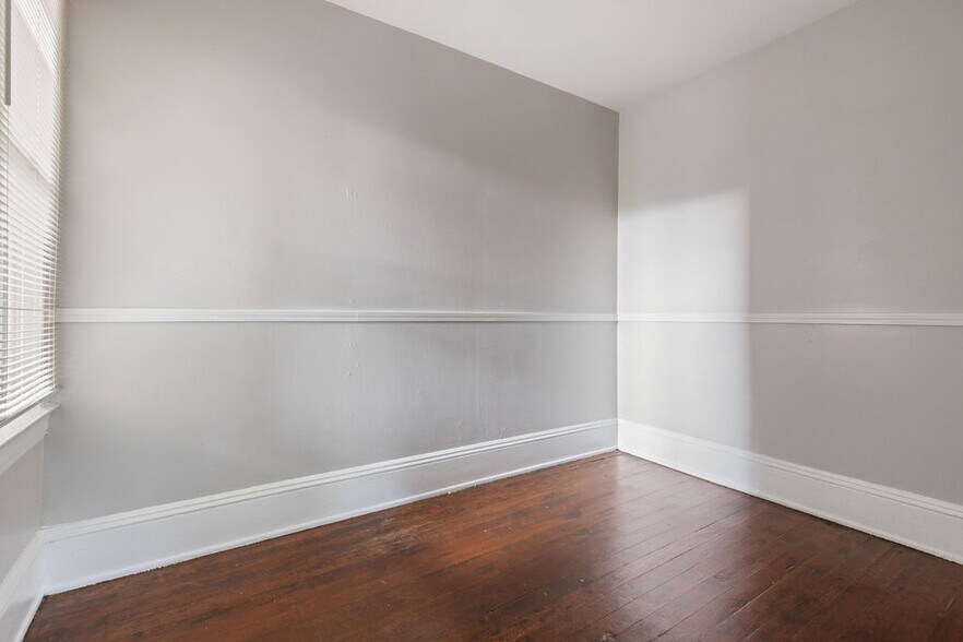 Building Photo - 1889 W 48th St