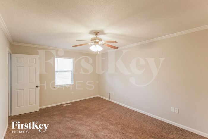 Building Photo - 4602 Hollow Ln