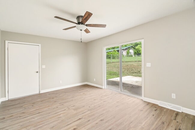 Building Photo - 206 Bowers Cir