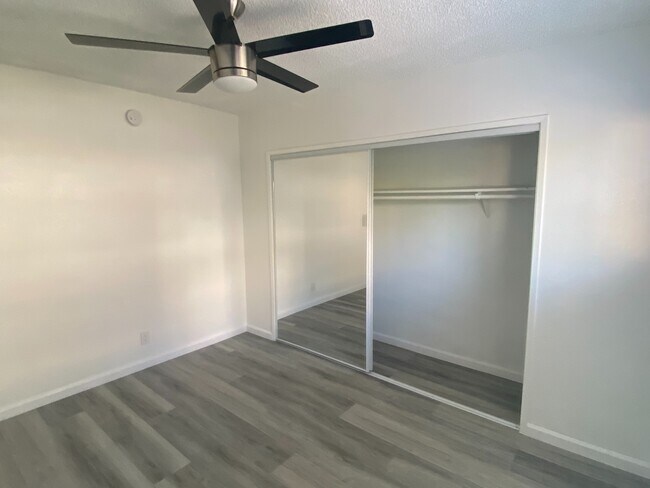 Building Photo - Nicole Apartments