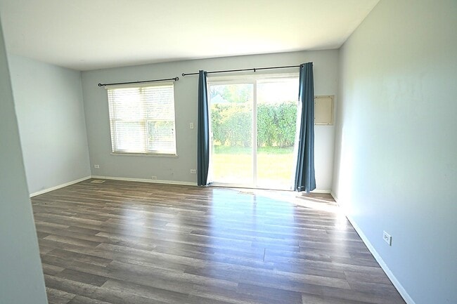 Building Photo - 2684 Waterford Ct